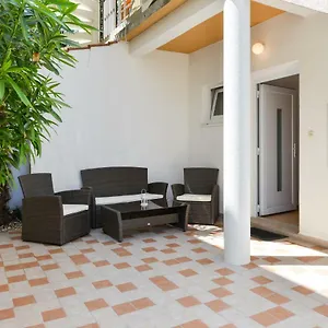 Mandic With Parking Apartamento Zadar
